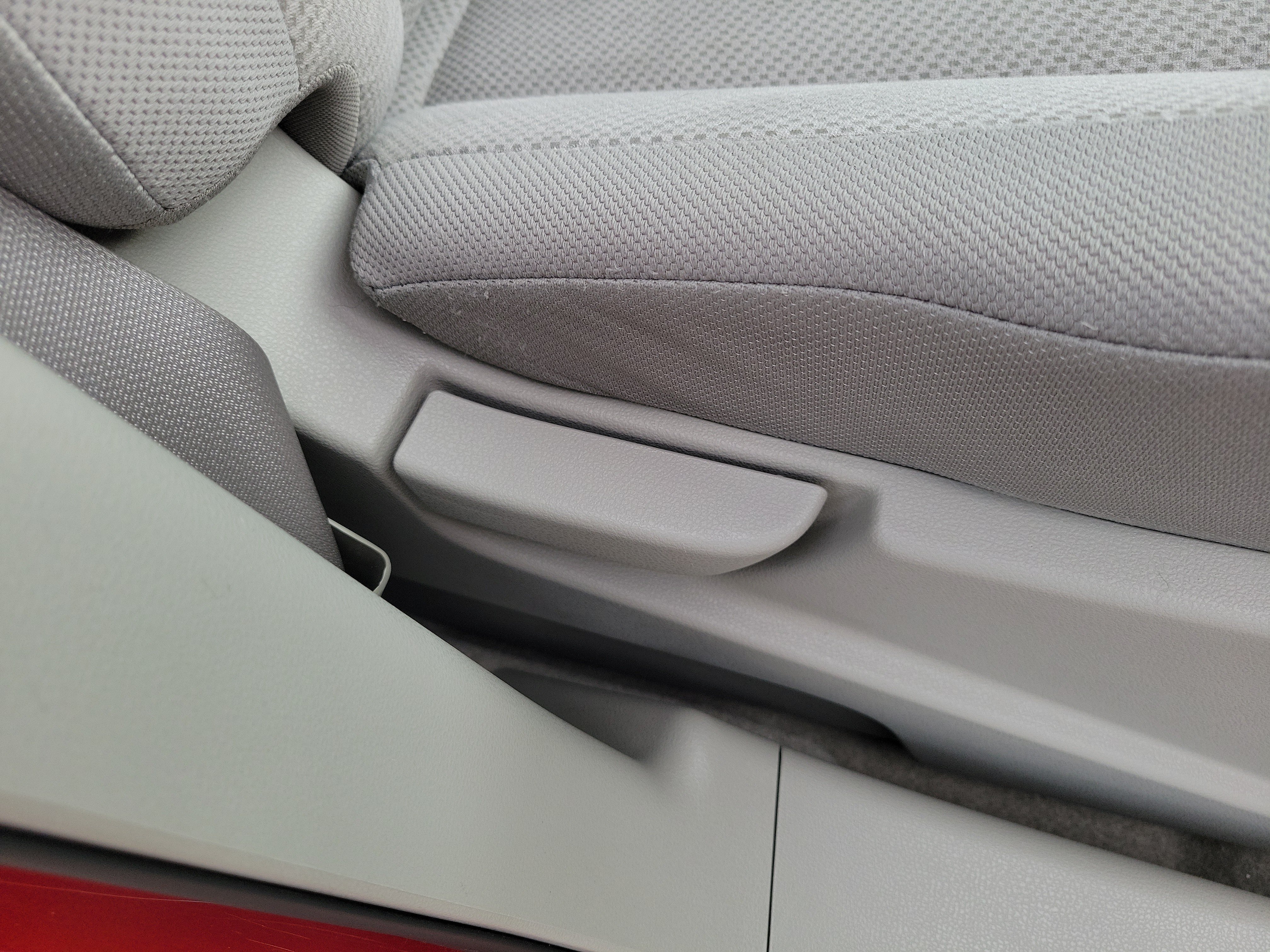 Used 2015 Nissan Rogue S w/ Convenience Package FWD image 9