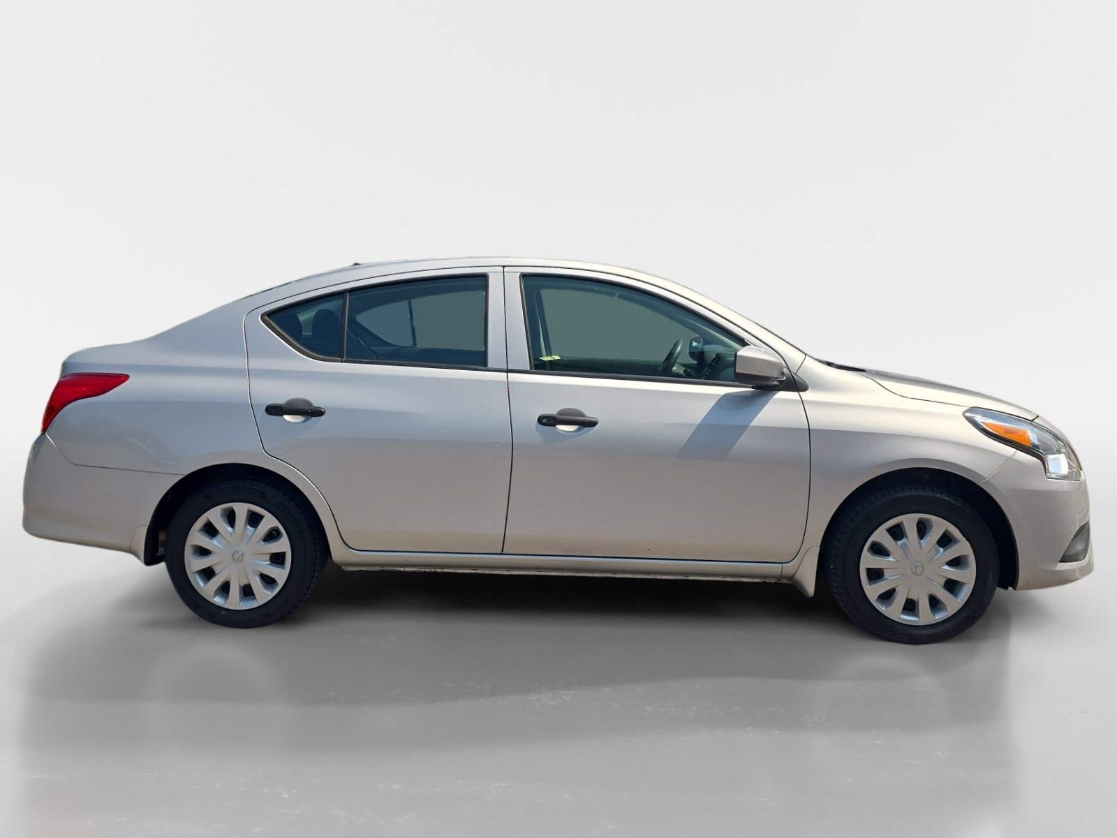 Used 2018 Nissan Versa S FWD image 7