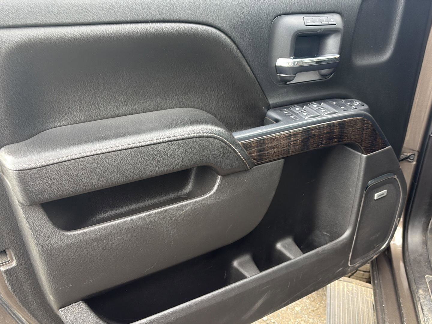 Used 2015 GMC Sierra 3500 Denali w/ Duramax Plus Package image 11