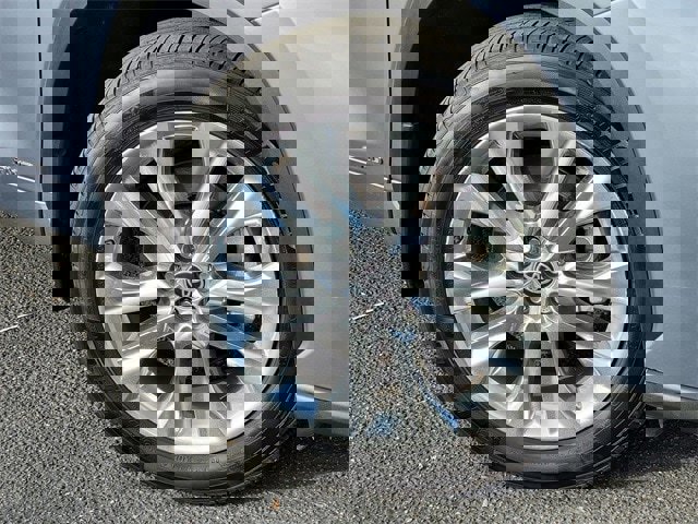 Used 2021 Toyota Highlander Limited image 9