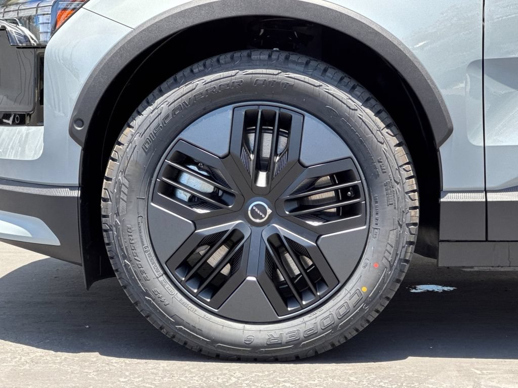 New 2026 Volvo EX30 Cross Country Ultra w/ Protection Package Premier AWD/4WD image 24