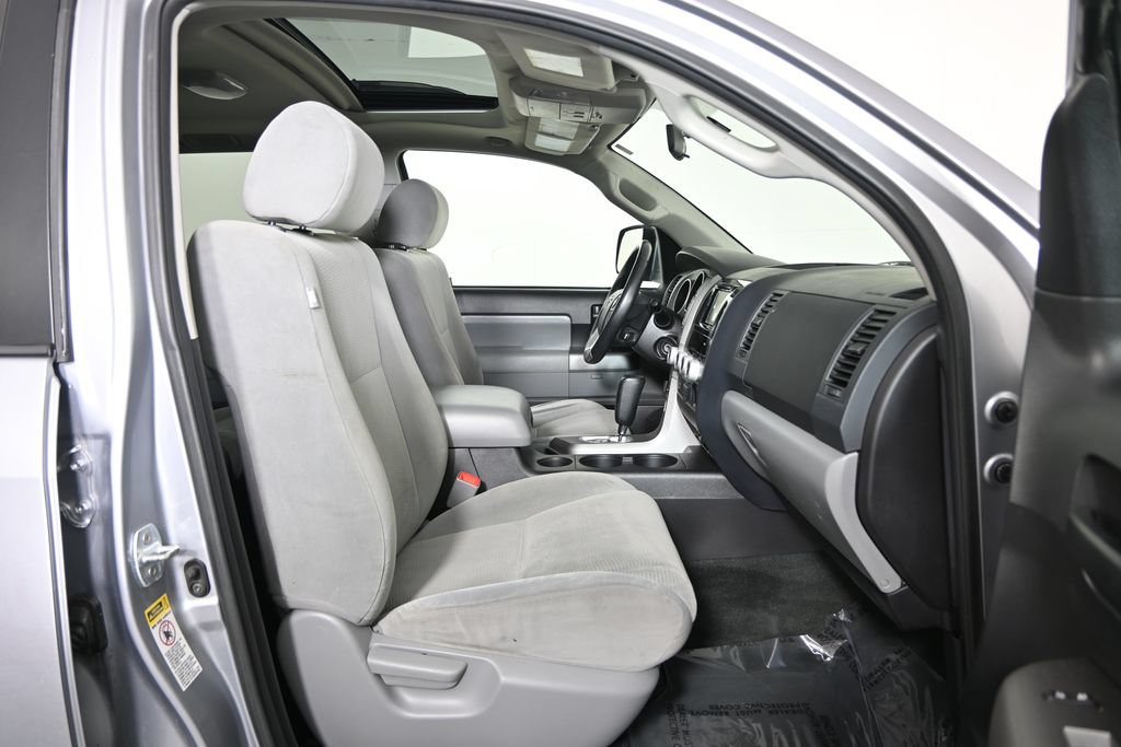 Used 2016 Toyota Sequoia SR5 AWD/4WD image 13