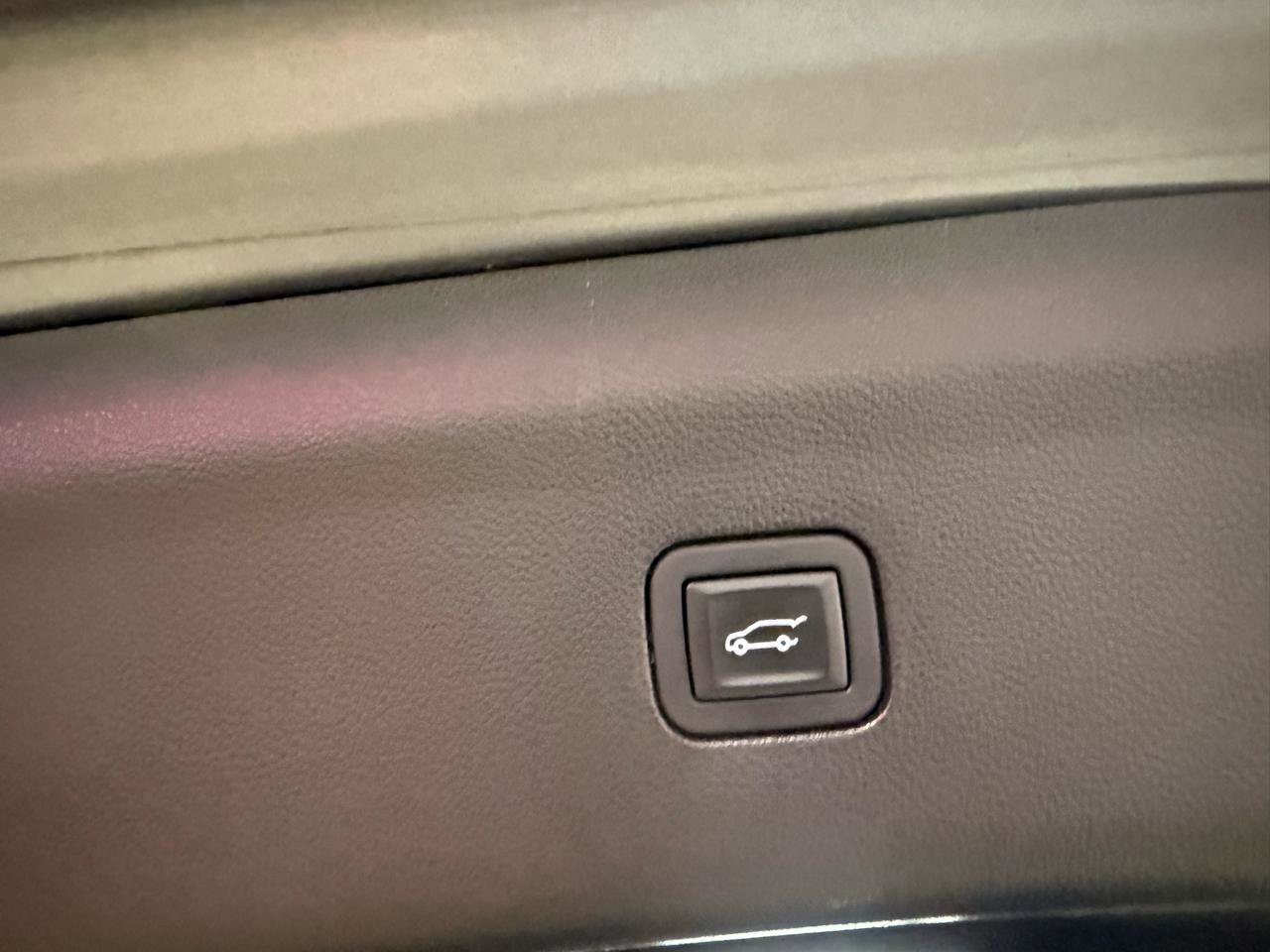 Used 2019 Buick Enclave Avenir AWD/4WD image 25