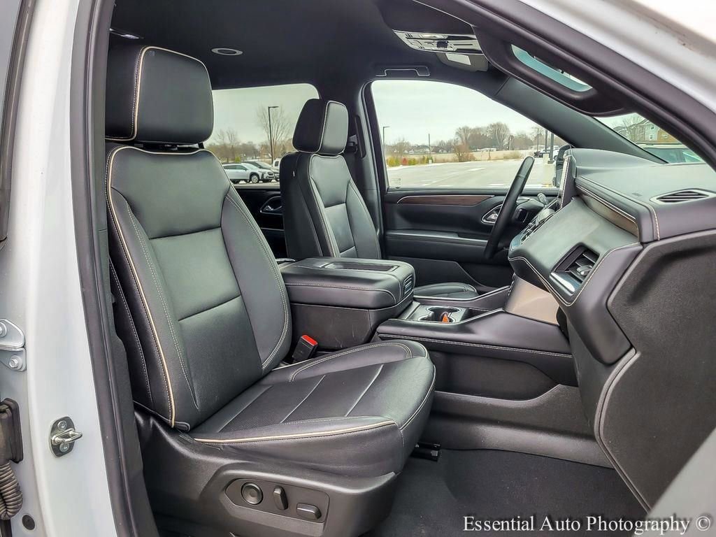 Used 2023 Chevrolet Suburban Premier image 33