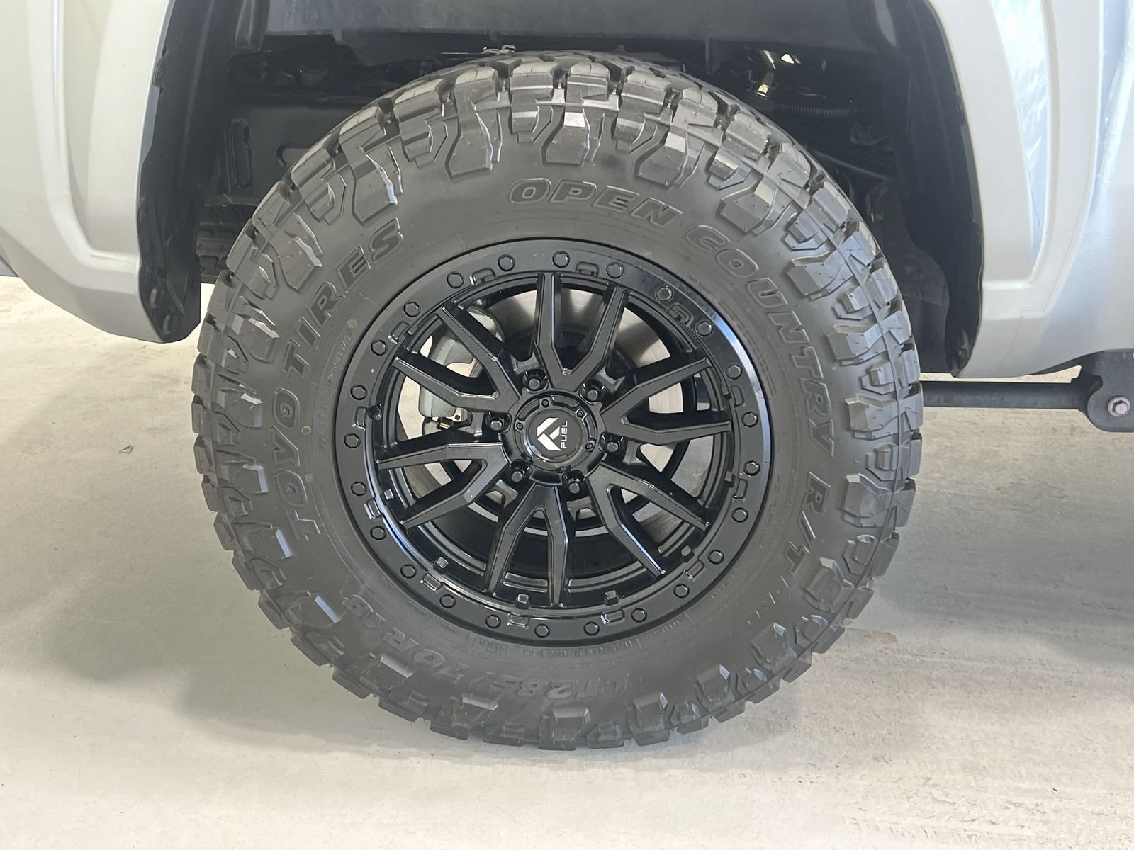 Used 2025 Toyota Tacoma SR5 AWD/4WD image 10