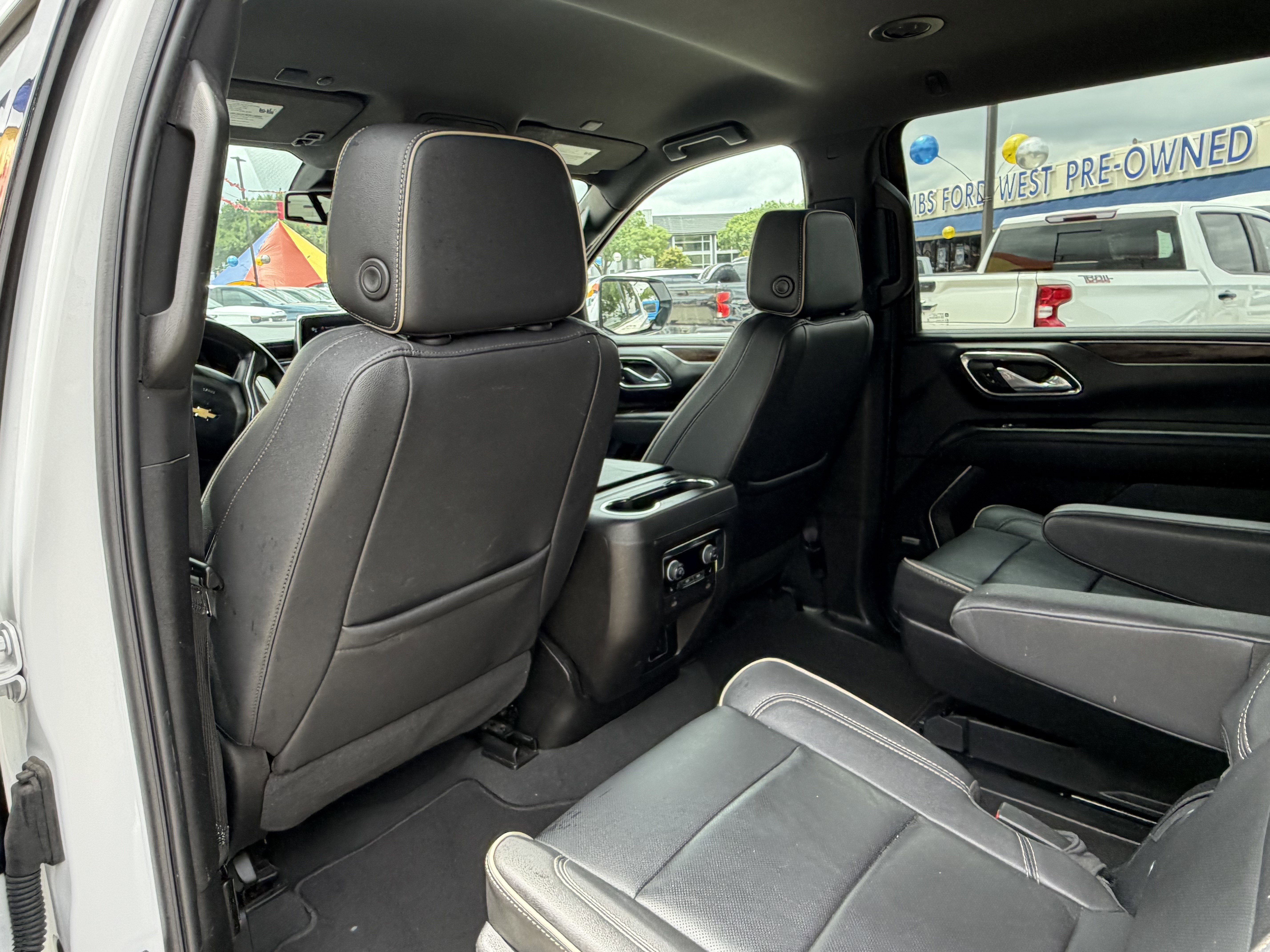 Used 2023 Chevrolet Suburban Premier RWD image 14