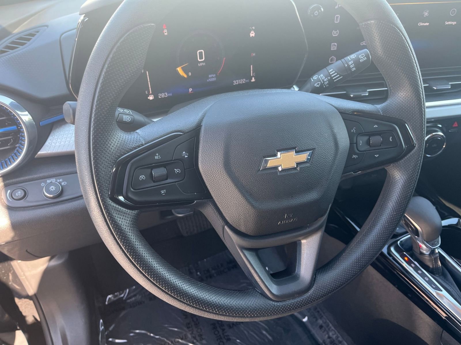Used 2025 Chevrolet Trax LT FWD image 27