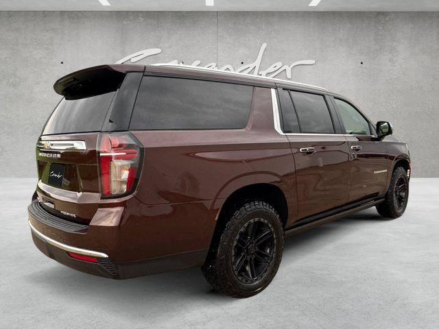 Used 2023 Chevrolet Suburban Premier AWD/4WD image 16
