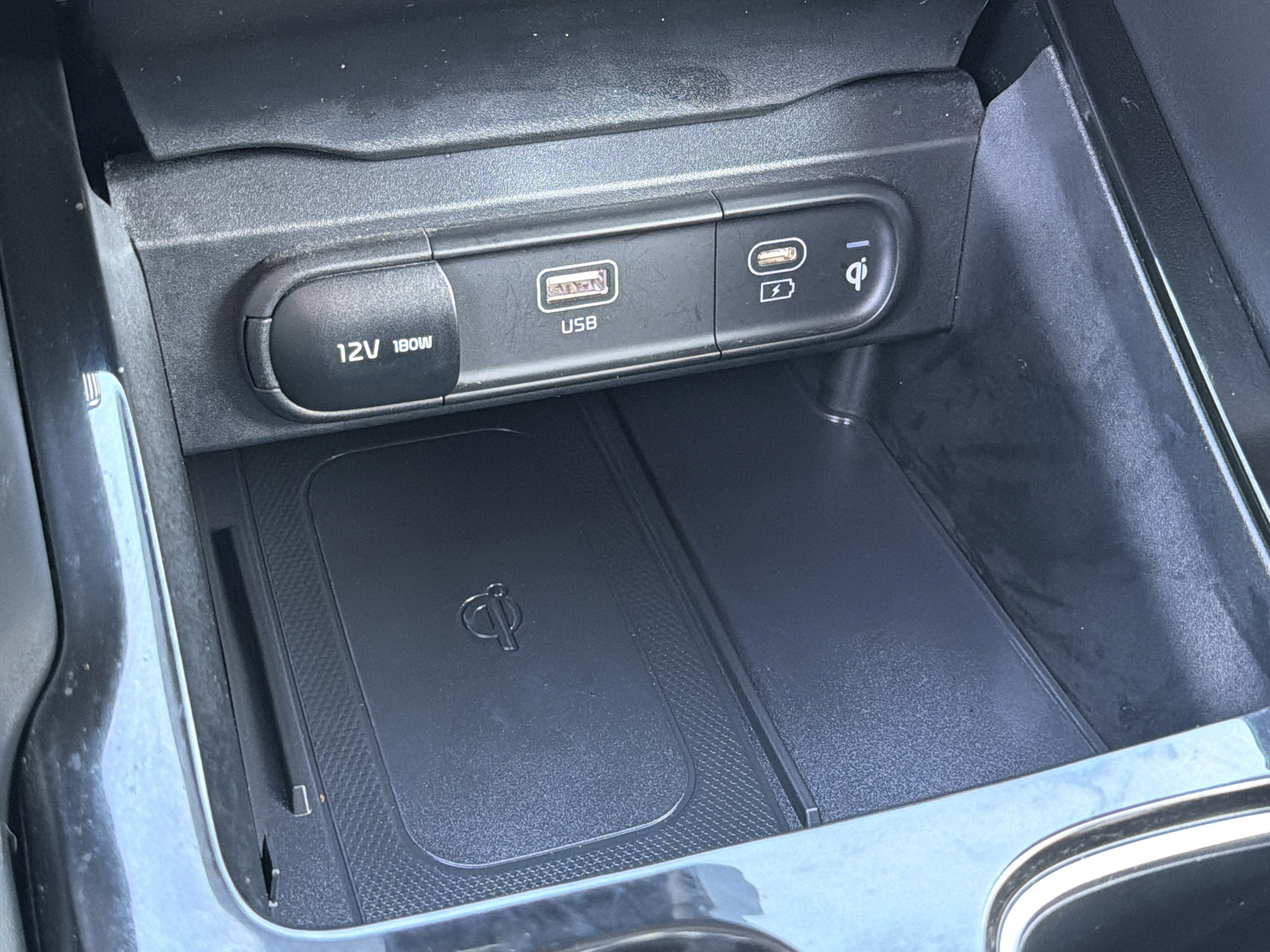 Used 2023 Kia Telluride EX w/ EX Captain's Chair Package image 31