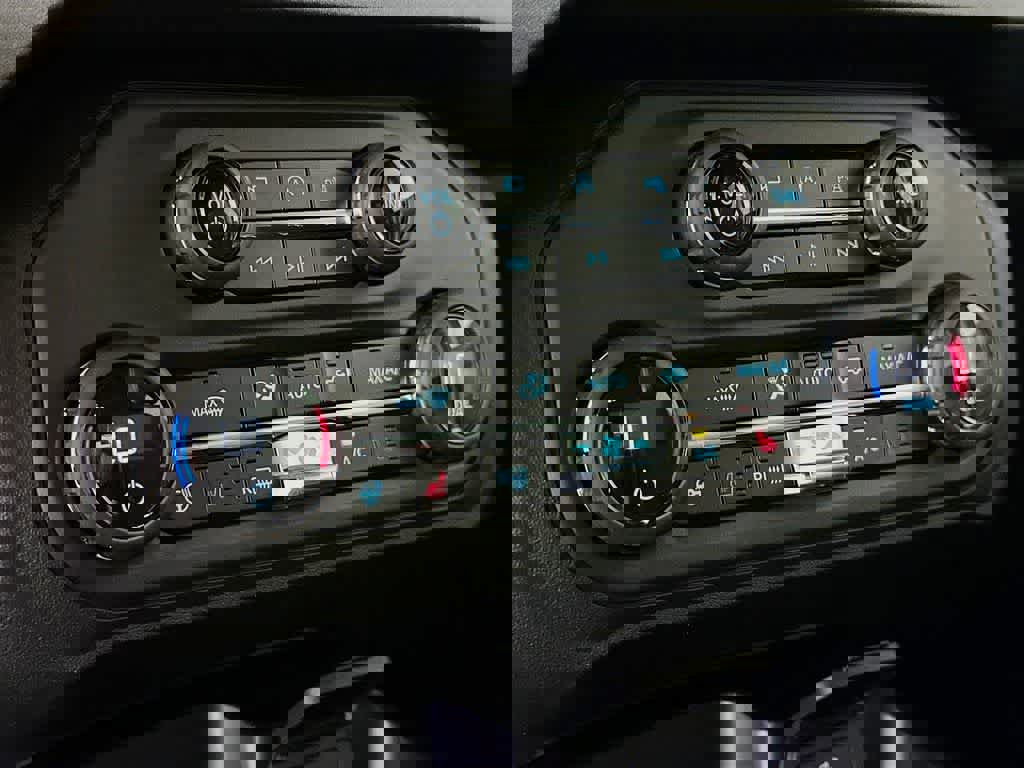 New 2026 Ford Bronco Outer Banks AWD/4WD image 17