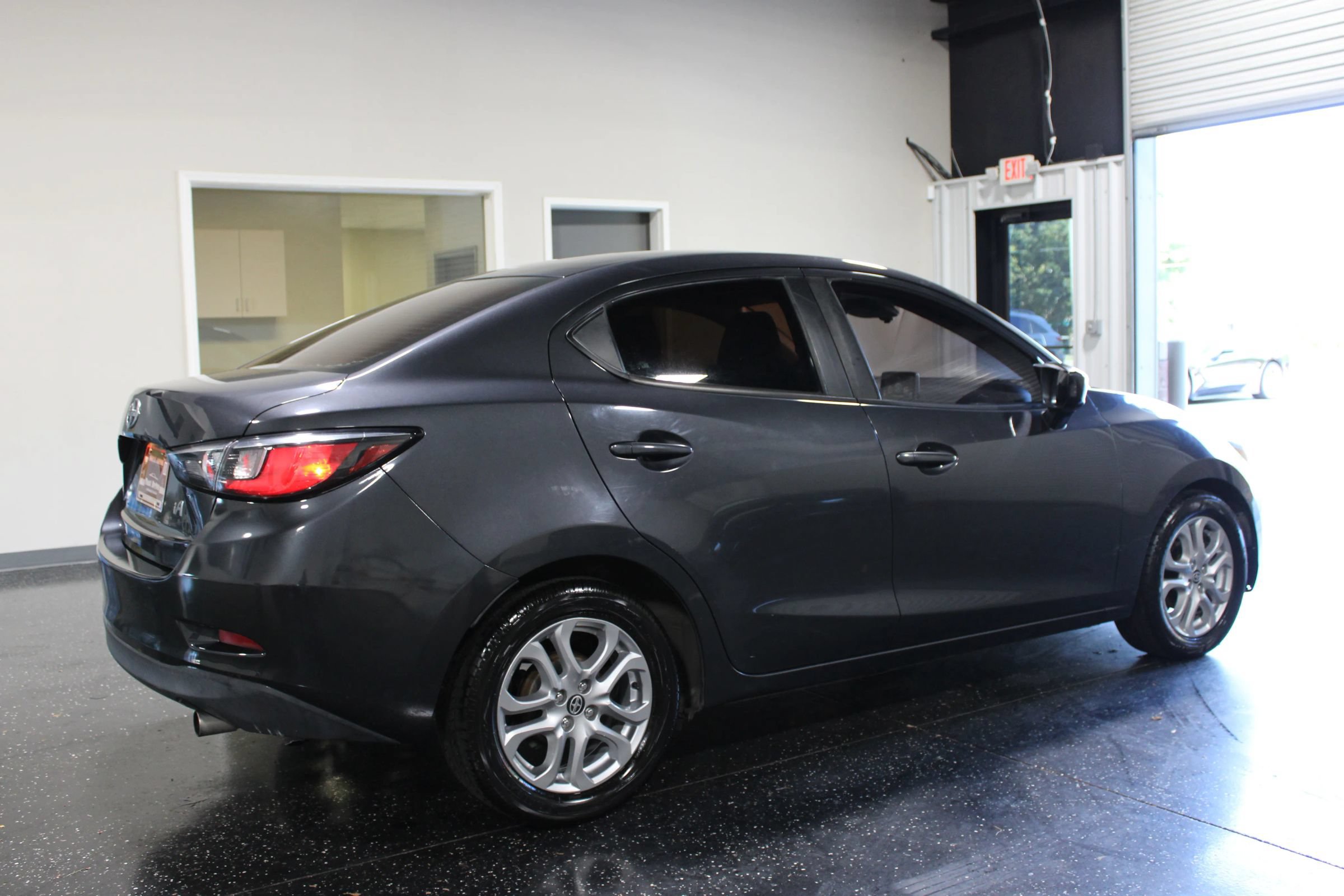 Used 2016 Scion iA FWD image 3