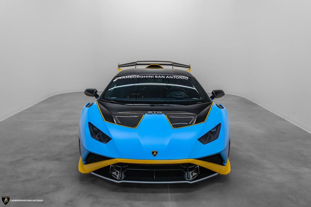 Used 2022 Lamborghini Huracan STO image 11