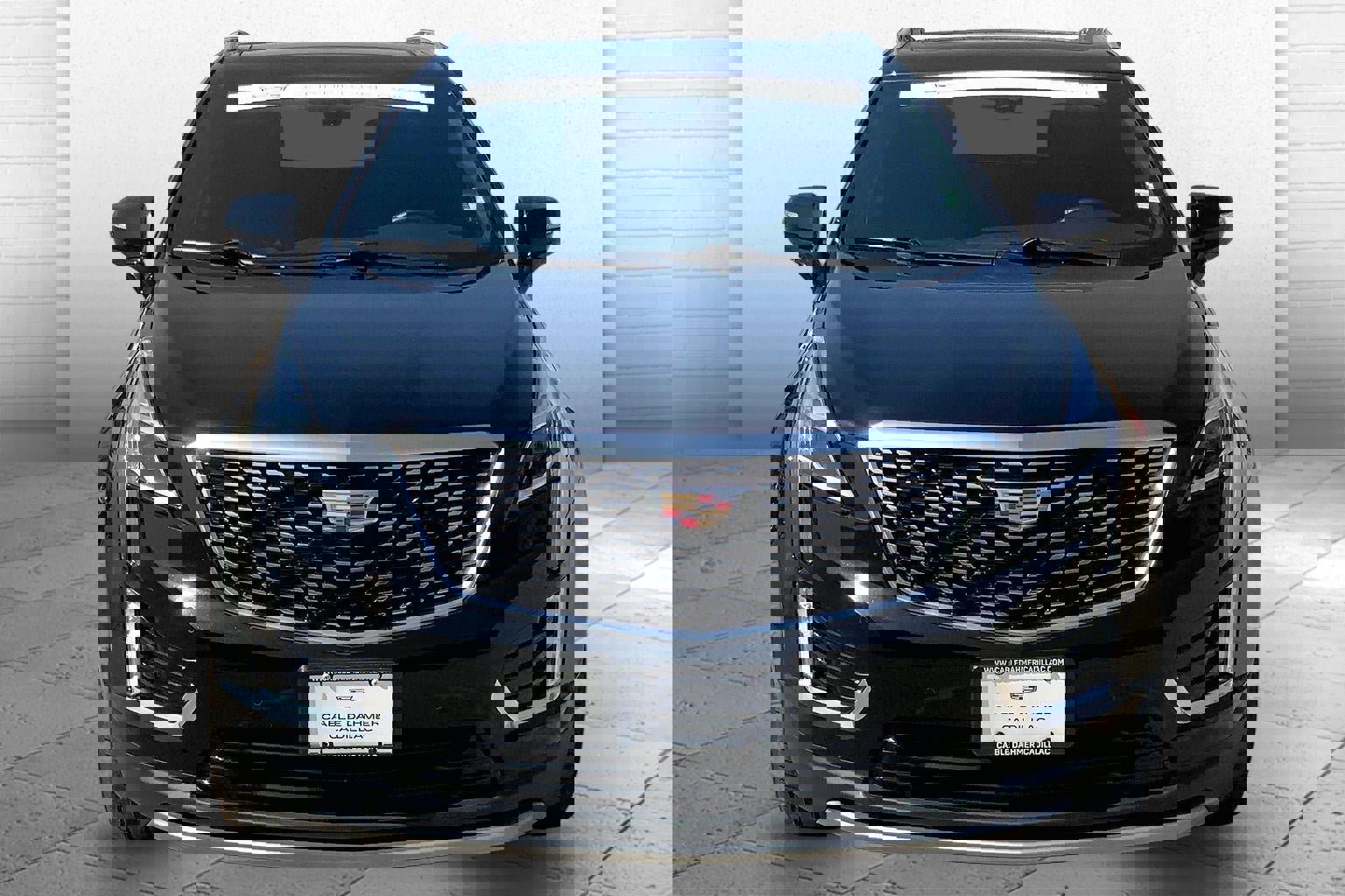 Certified 2025 Cadillac XT5 Premium Luxury image 2