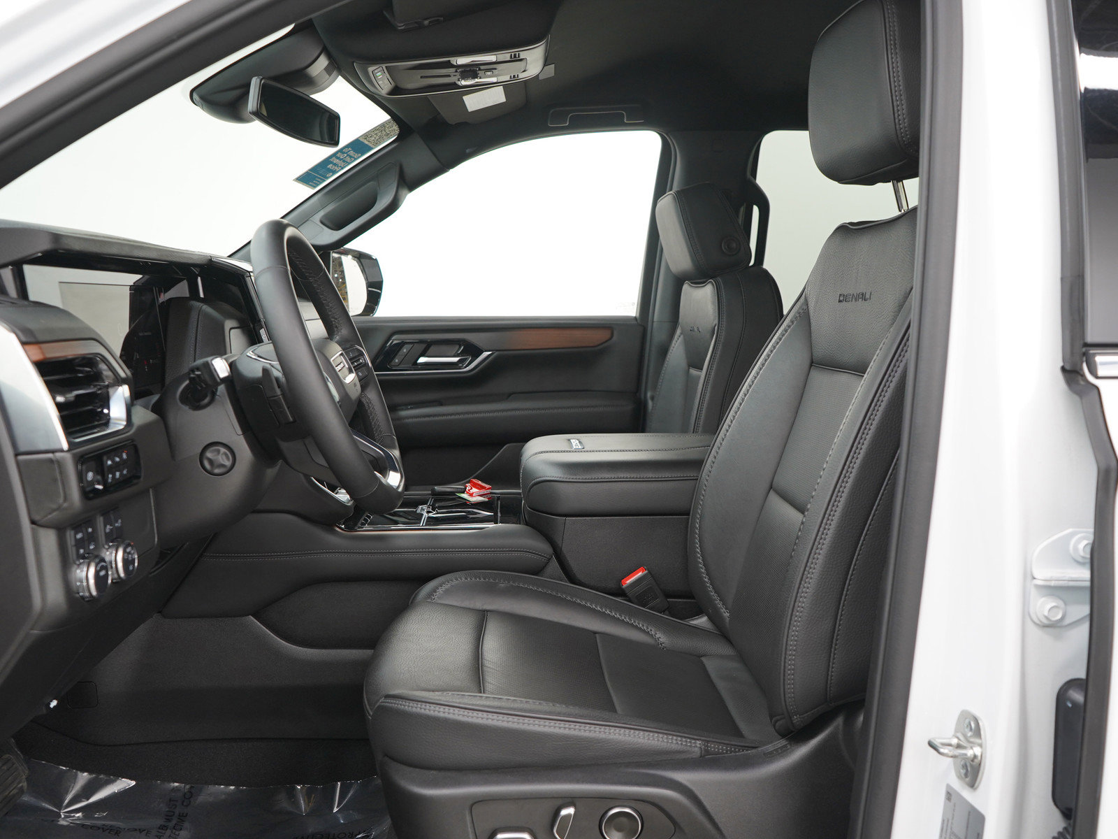 Used 2025 GMC Yukon Denali AWD/4WD image 27