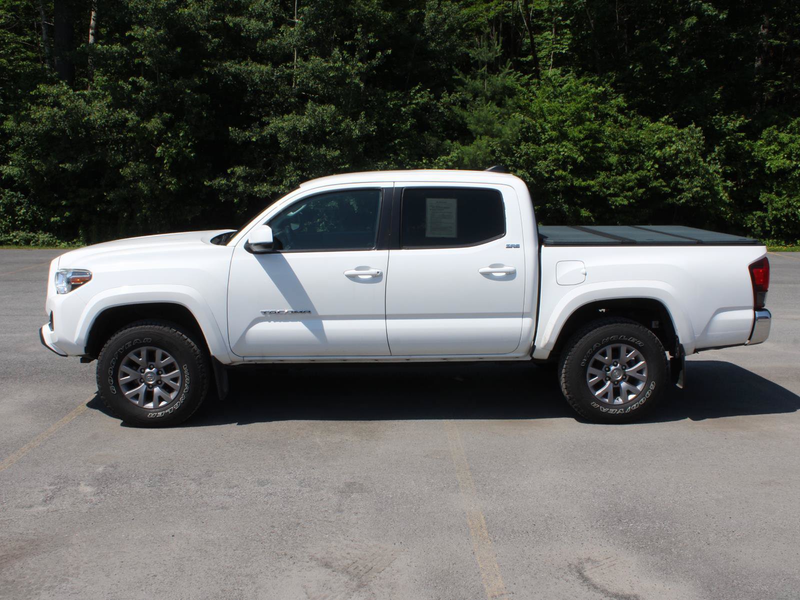 Used 2019 Toyota Tacoma SR5 AWD/4WD image 5