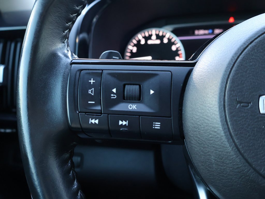 Used 2022 Nissan Pathfinder SV image 15