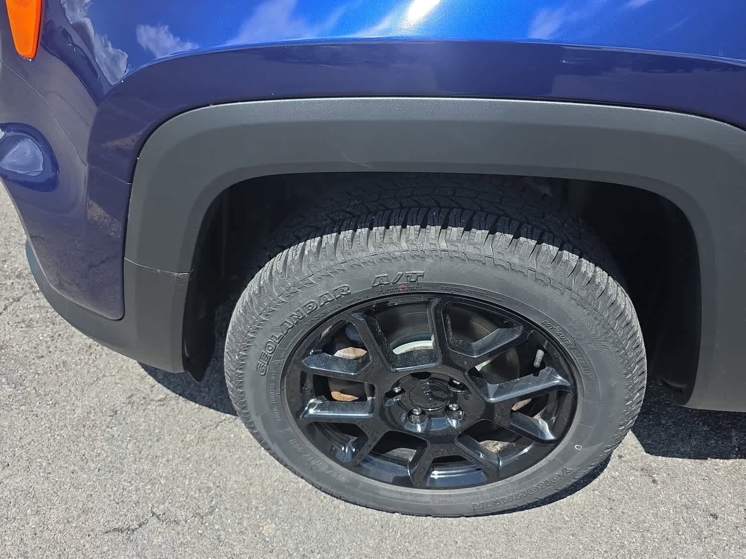 Used 2020 Jeep Renegade Altitude AWD/4WD image 2