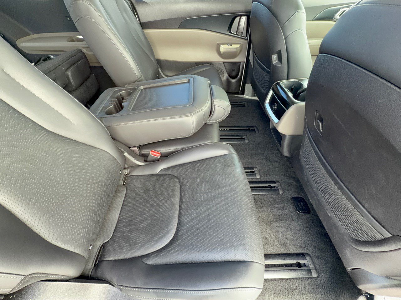Used 2026 Kia Carnival FWD image 29