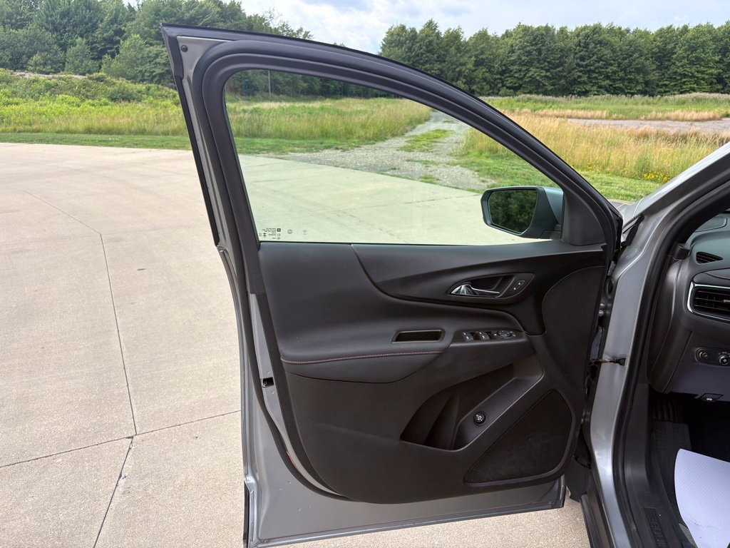 Used 2024 Chevrolet Equinox RS FWD image 13