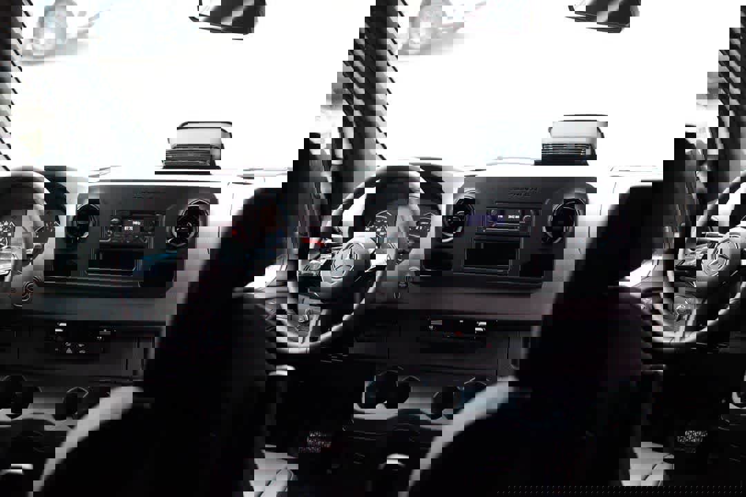 New 2025 Mercedes-Benz Sprinter 2500 image 12