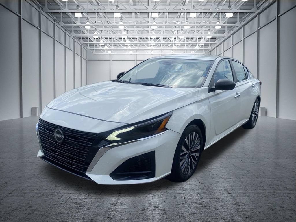 Certified 2025 Nissan Altima 2.5 SV FWD image 9
