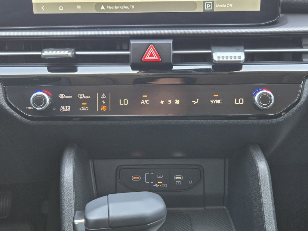 New 2026 Kia Sportage SX FWD image 16