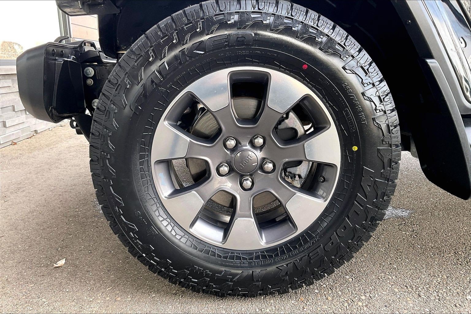 Used 2019 Jeep Wrangler Unlimited Sahara w/ Uconnect 4C Nav & Sound Group image 21