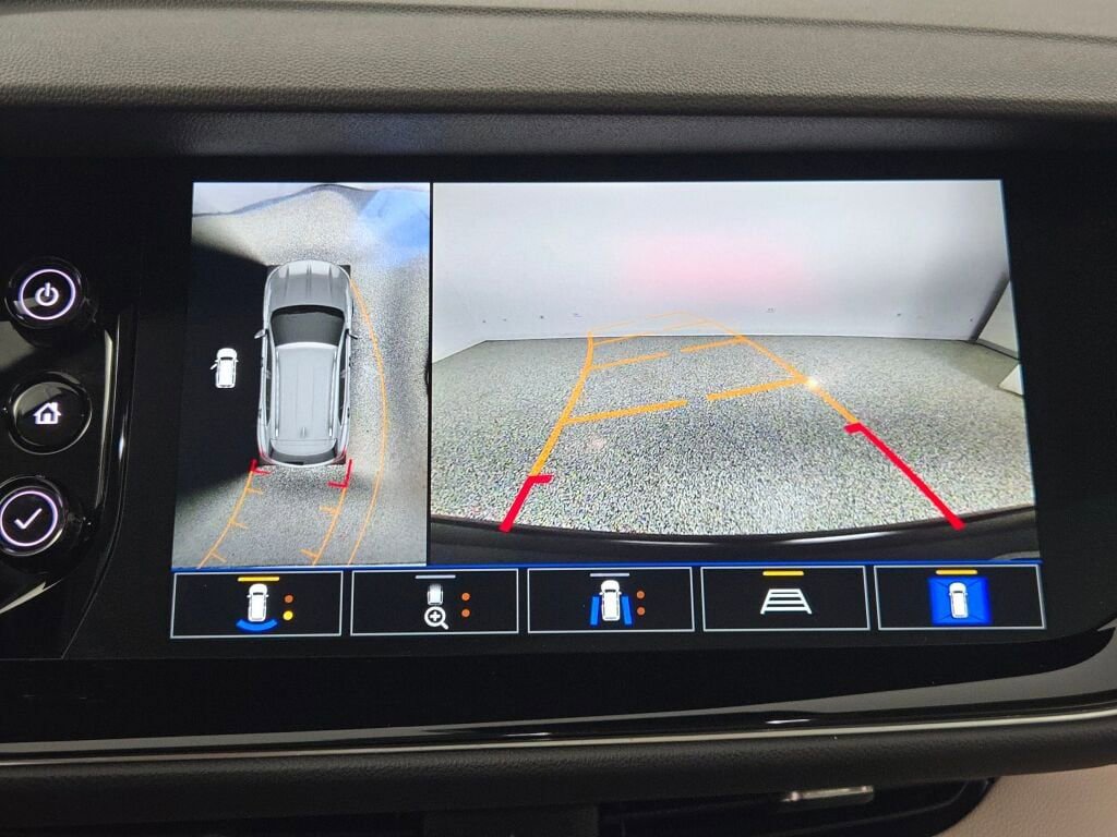 Used 2023 Buick Envision Avenir image 29
