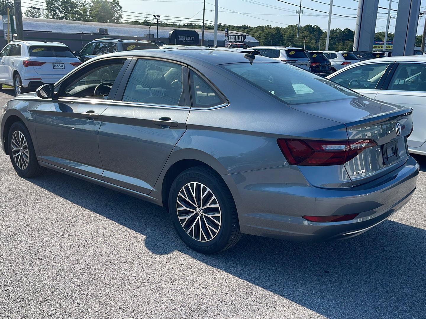Used 2021 Volkswagen Jetta SE FWD image 4