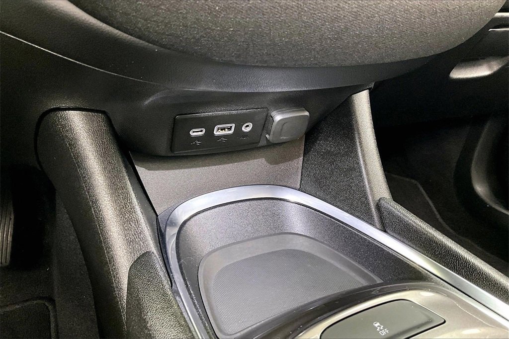 Used 2022 Chevrolet Malibu LT image 32