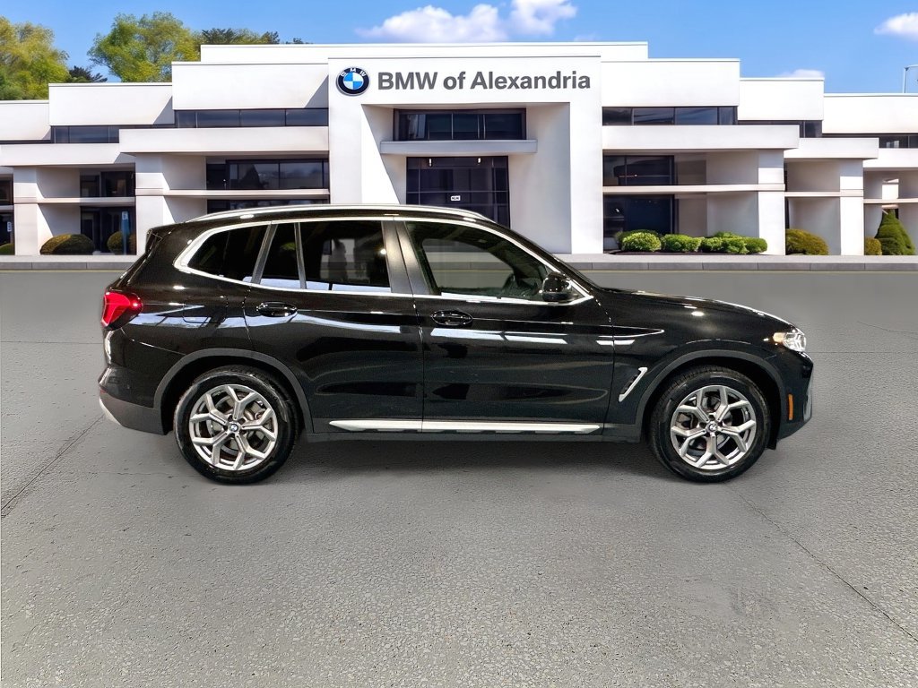 Used 2024 BMW X3 xDrive30i w/ Premium Package AWD/4WD image 4