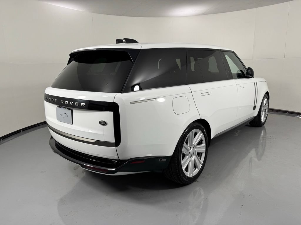 Used 2023 Land Rover Range Rover Long Wheelbase SE AWD/4WD image 5