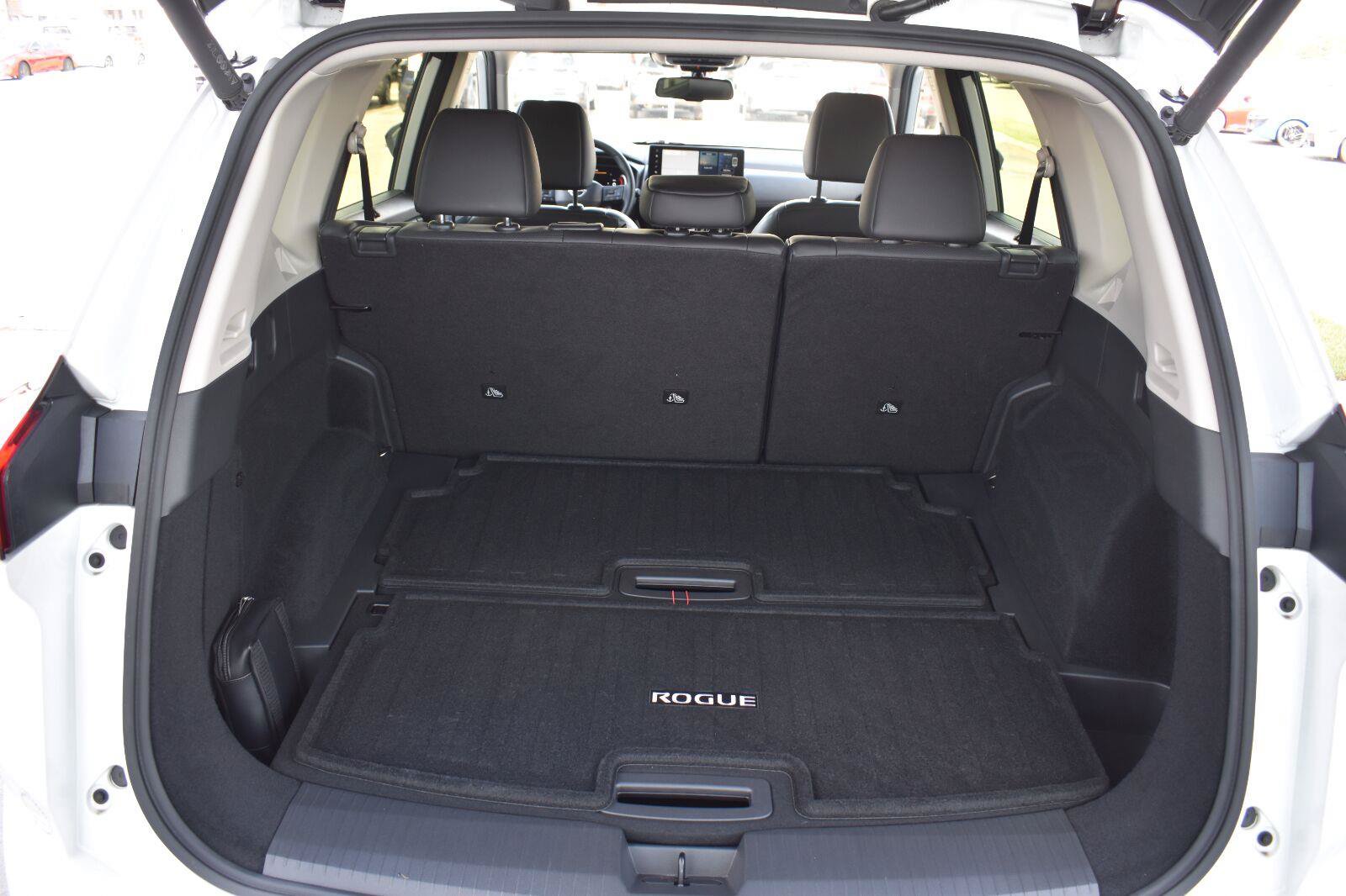 Used 2025 Nissan Rogue Platinum w/ Platinum Premium Package FWD image 57