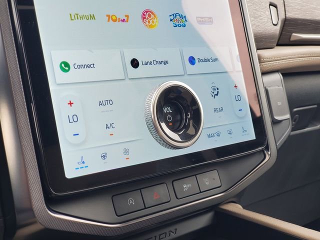 Used 2023 Ford Expedition Limited image 22