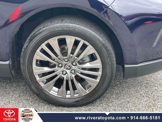 Used 2023 Toyota Venza Limited AWD/4WD image 10