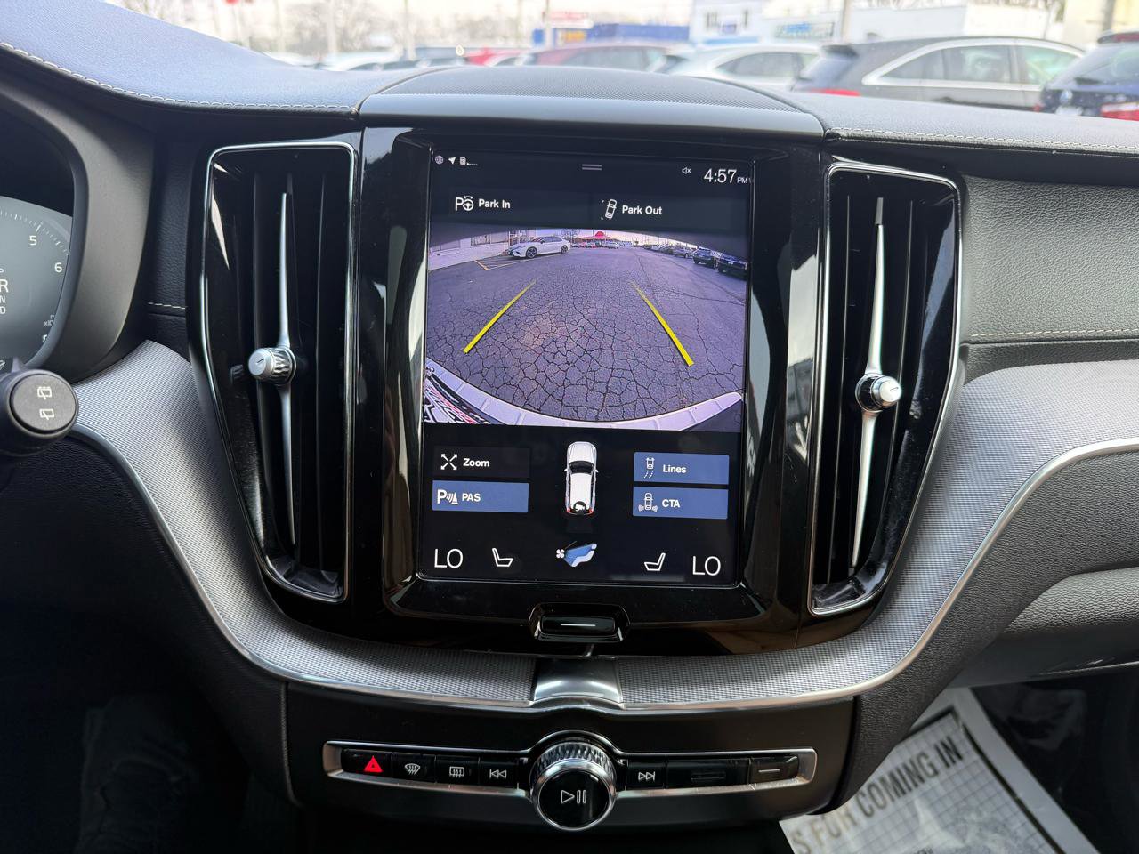 Used 2018 Volvo XC60 T6 Inscription w/ Vision Package image 21