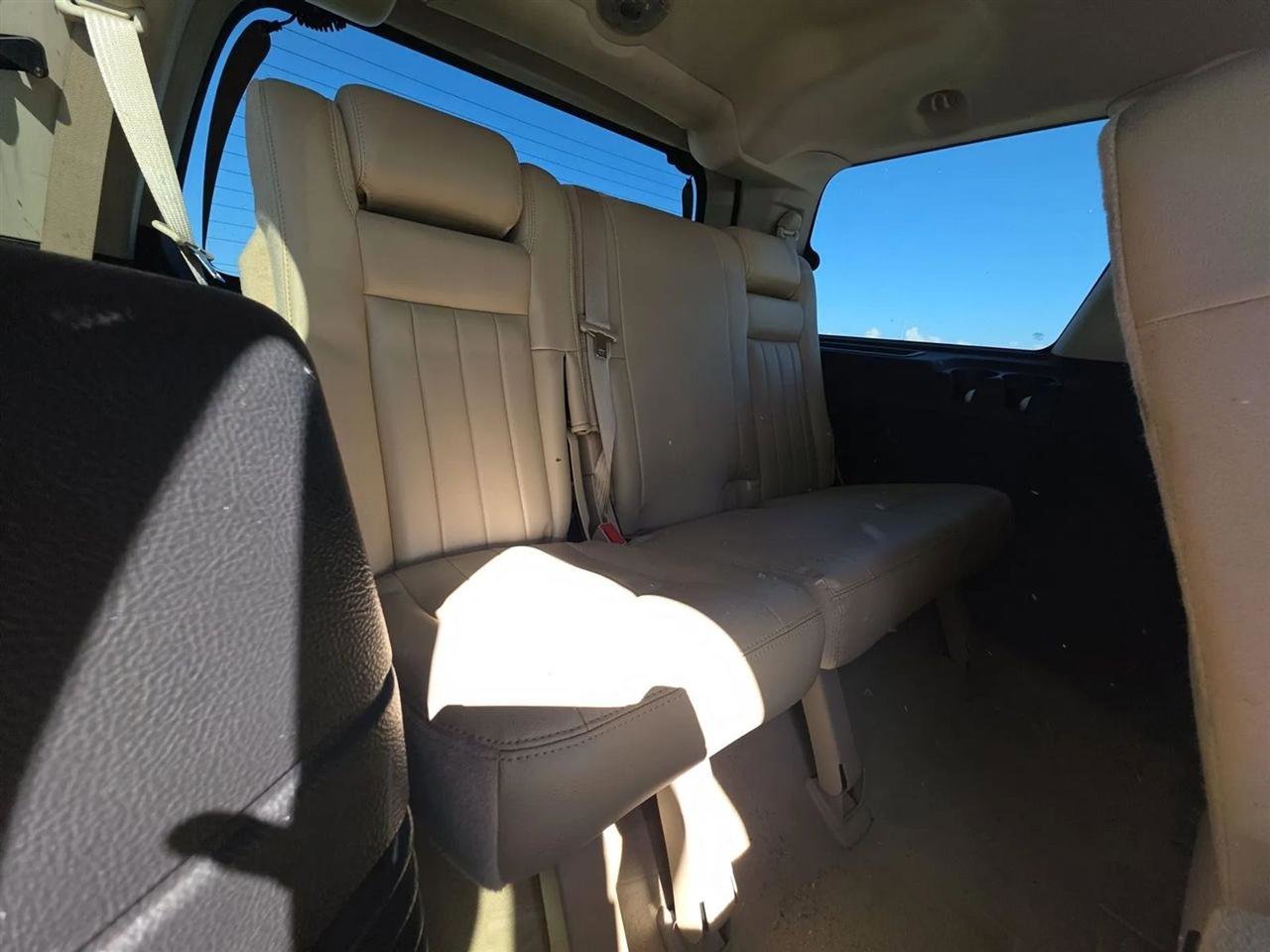 Used 2005 Lincoln Navigator Luxury image 19