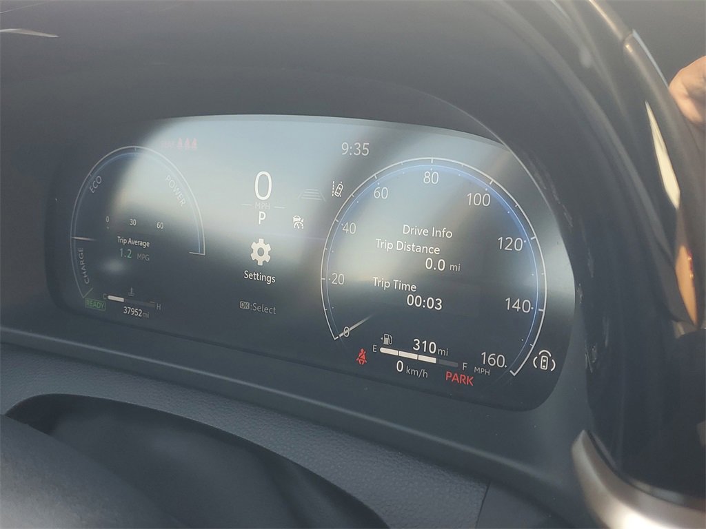 Used 2023 Toyota Crown Limited image 22