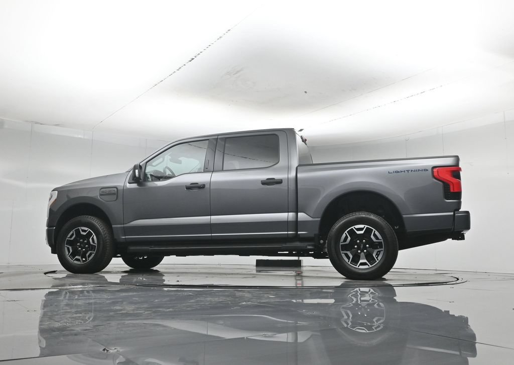 Used 2023 Ford F150 Lightning XLT AWD/4WD image 53