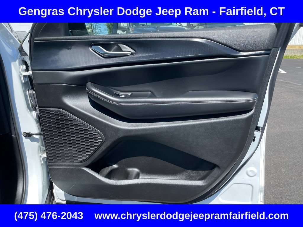 Certified 2023 Jeep Grand Cherokee L Laredo AWD/4WD image 10