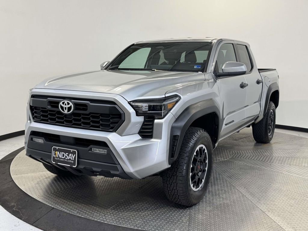 Used 2024 Toyota Tacoma TRD Off-Road image 3