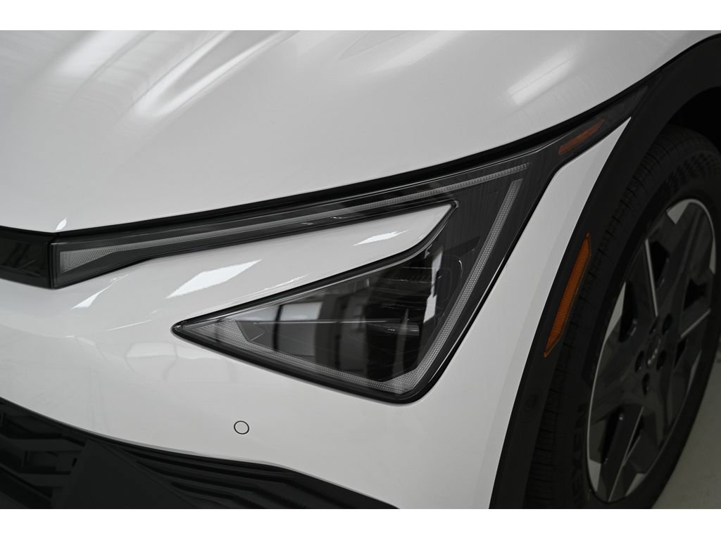 New 2025 Kia EV6 Light w/ Light LR Technology Package image 9