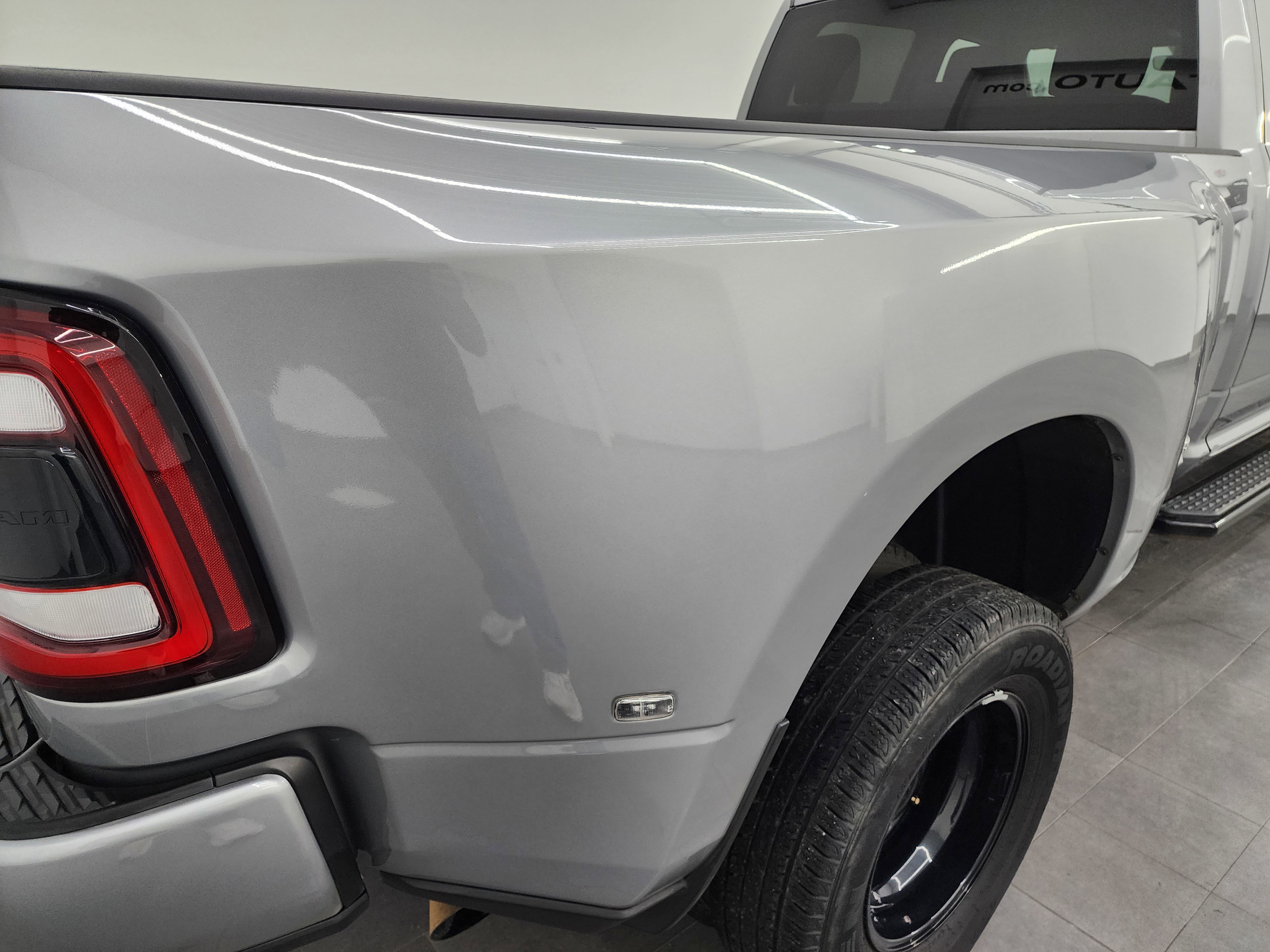 Used 2024 RAM 3500 Big Horn w/ Night Edition AWD/4WD image 29