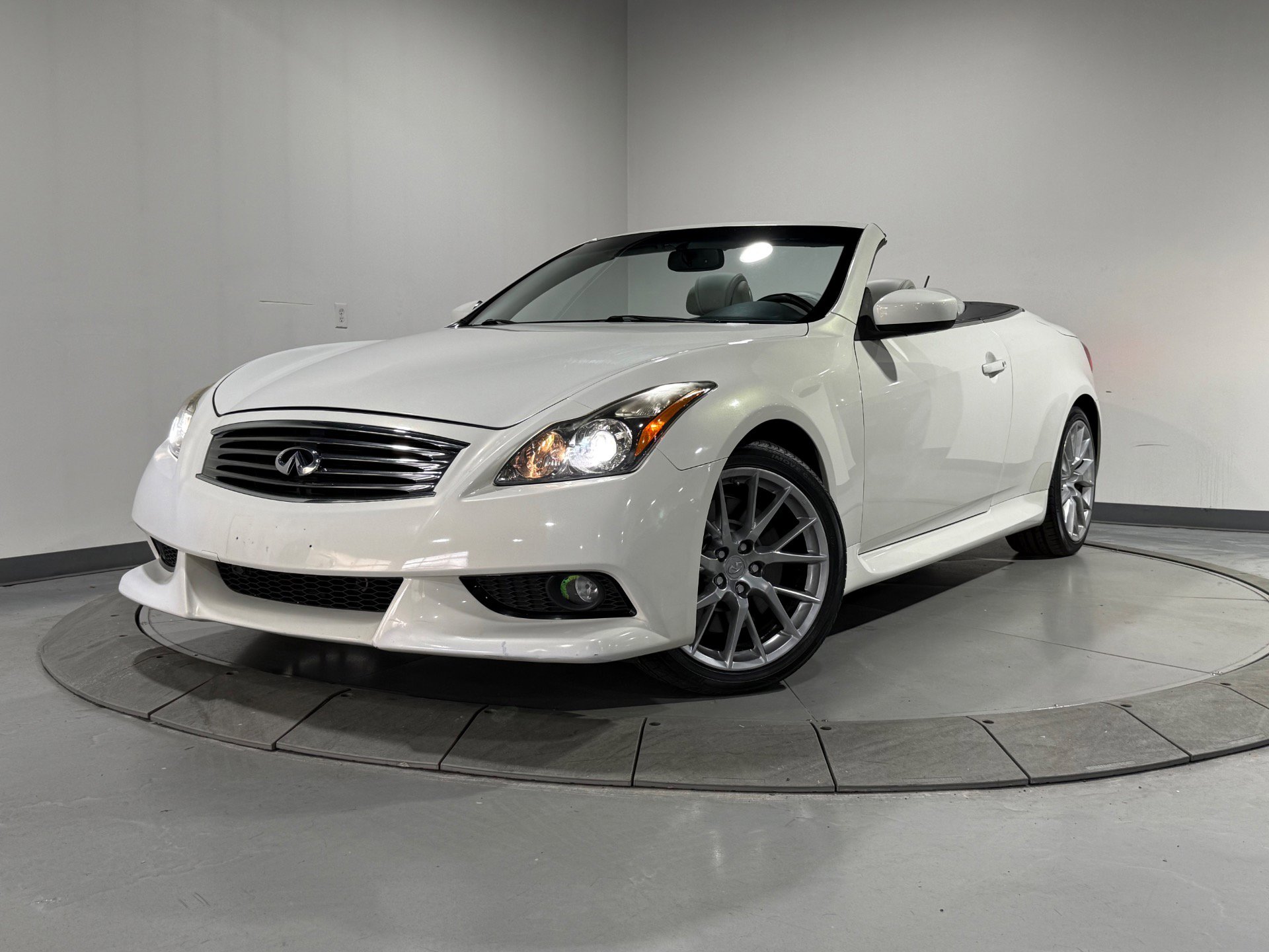 Used 2013 INFINITI G37 IPL image 1