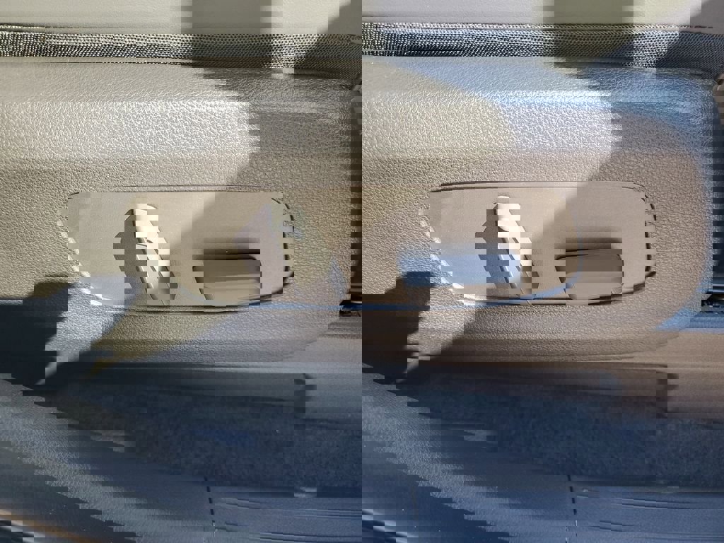 New 2026 Kia Carnival SX w/ SX Dark Edition Package FWD image 9