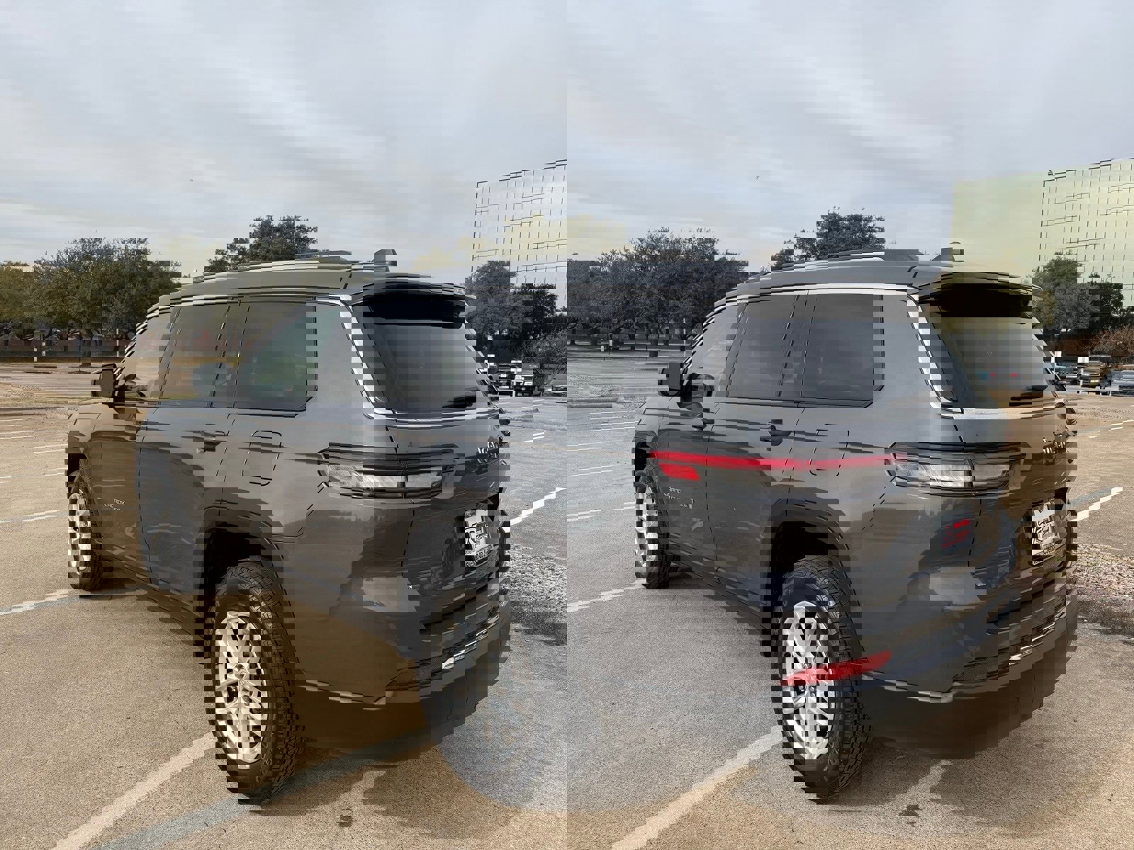 Used 2022 Jeep Grand Cherokee L Laredo w/ Luxury Tech Group I image 6