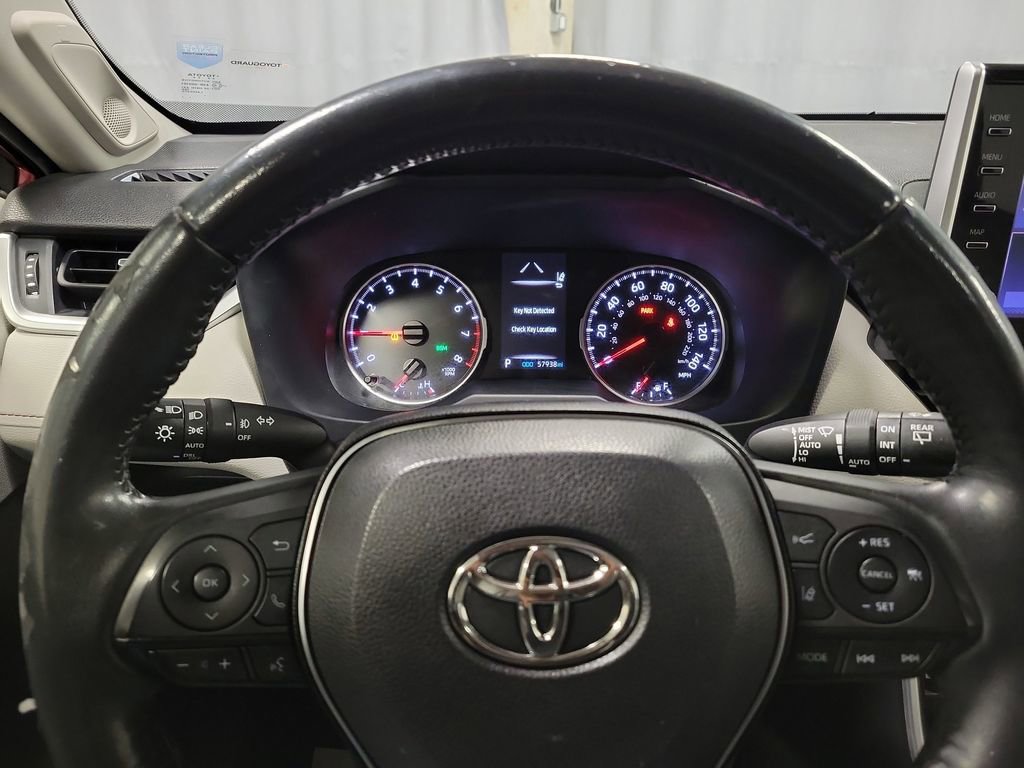 Used 2022 Toyota RAV4 XLE Premium image 15