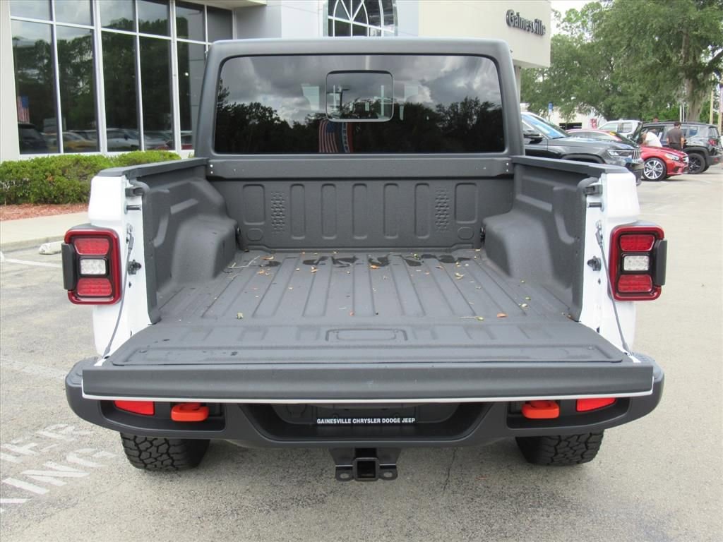 Certified 2024 Jeep Gladiator Mojave w/ Technology Group image 6