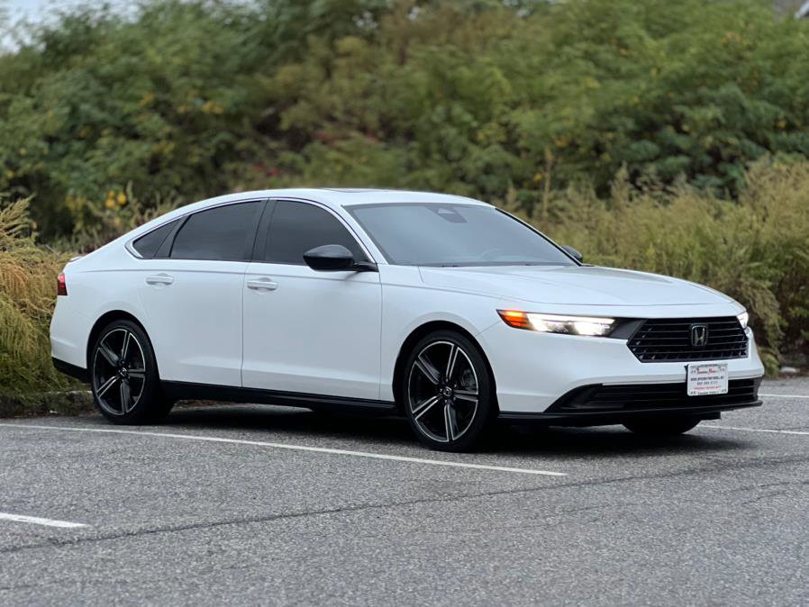 Used 2024 Honda Accord Sport image 2