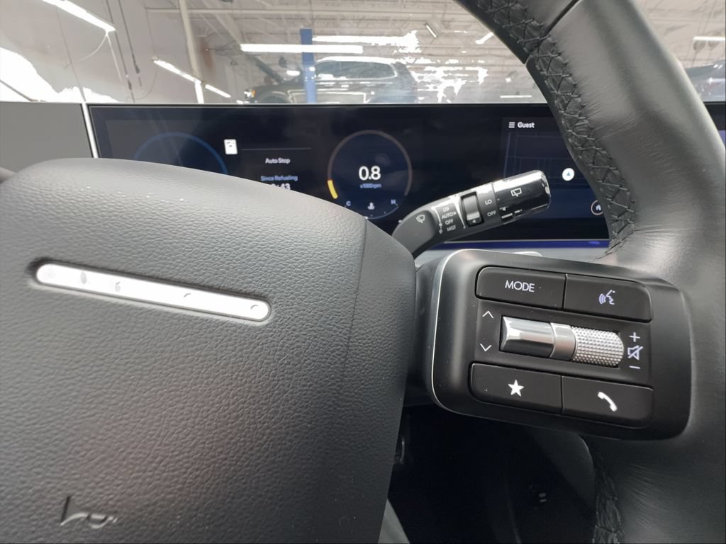 Used 2025 Hyundai Santa Fe Limited AWD/4WD image 44